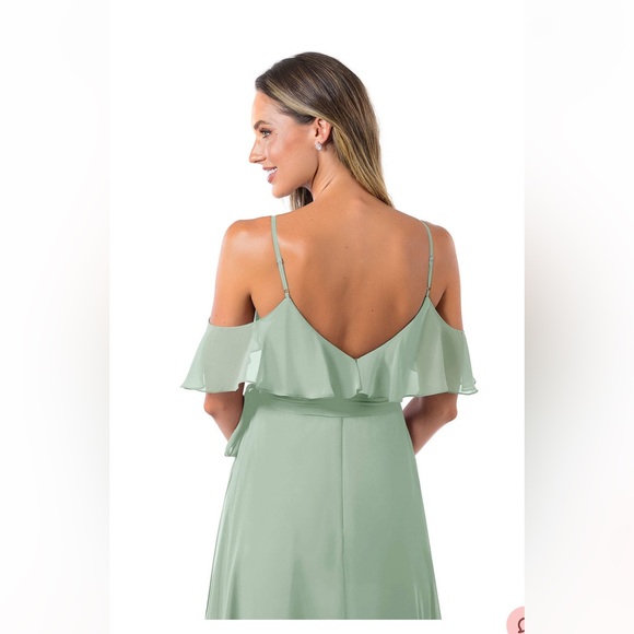 AZAZIE VIANNA
A-Line Ruched Chiffon Floor-Length Dress Agave
Size: 6 - Picture 5 of 13